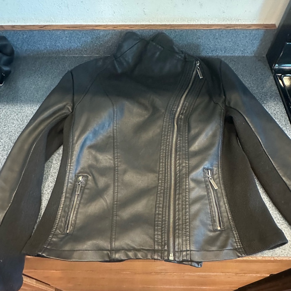 ⚠️ FINAL CALL Size large Mossimo faux leather jacket.